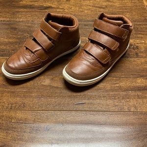 The Children’s Place Boy high top brown shoe size 3